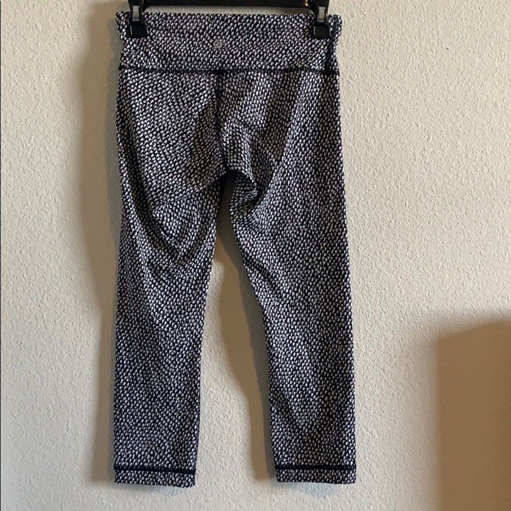 Lululemon cropped leggings size 4